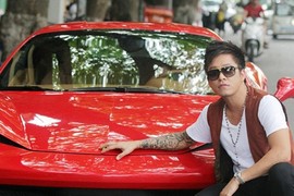 Ca sỹ Tuấn Hưng tậu siêu xe Ferrari 16 tỷ đồng